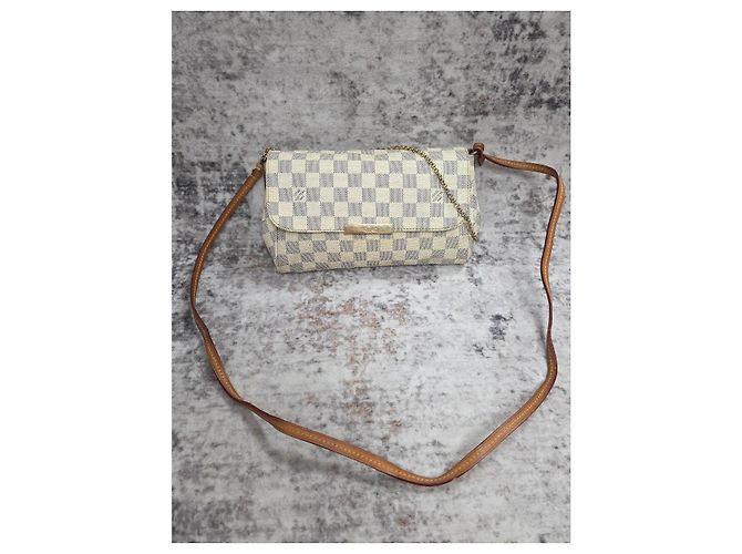Prachtvolle Louis Vuitton Favorite Tasche Weiß Beige - Ansicht 3