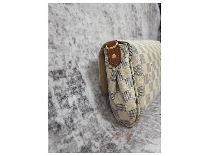 Prachtvolle Louis Vuitton Favorite Tasche Weiß Beige - Ansicht 7