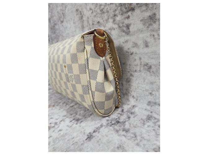 Prachtvolle Louis Vuitton Favorite Tasche Weiß Beige - Ansicht 8