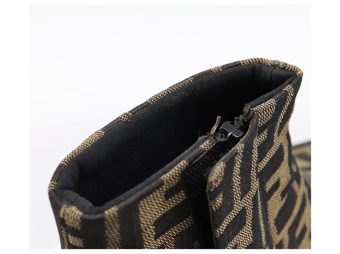 Botines FENDI Zucca Canvas Marrón Negro Auth BA15000A Castaño - vista 12