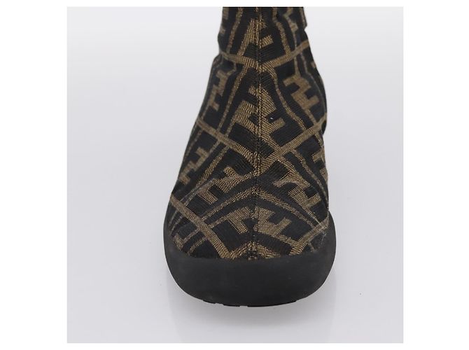 Botines FENDI Zucca Canvas Marrón Negro Auth BA15000A Castaño - vista 16