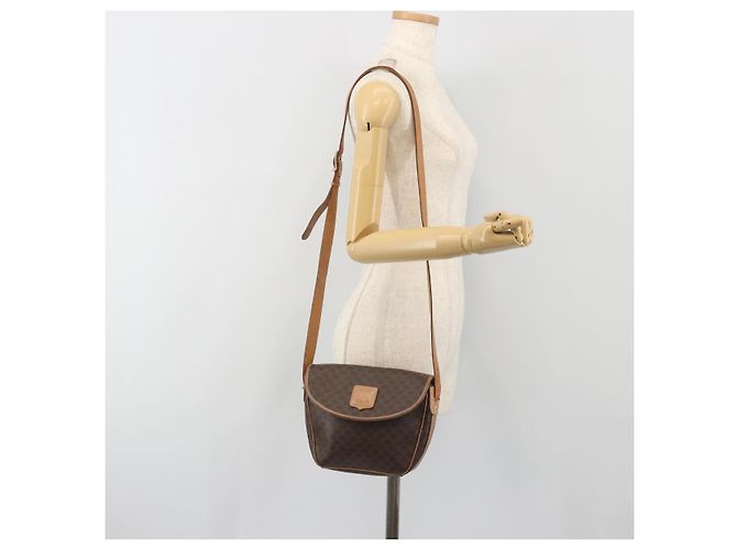 Céline Borsa a tracolla CELINE Macadam Canvas PVC Leather Brown Gold Auth 198697 Marrone D'oro - vista 24