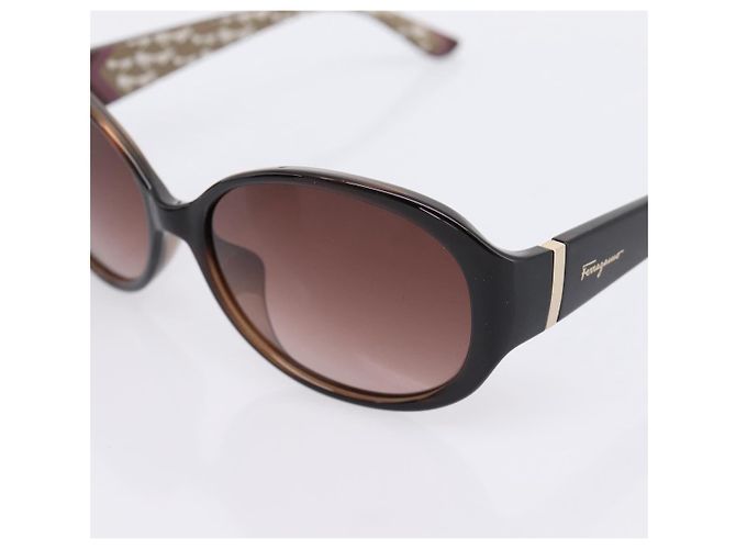 Occhiali da sole Salvatore Ferragamo Plastica Marrone Oro Auth 198828A D'oro - vista 9