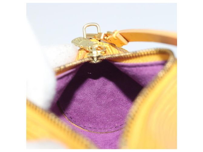 LOUIS VUITTON Epi Soufflot Pouch Yellow LV Auth 197149A Giallo - vista 18