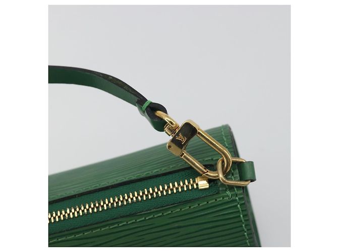 Pouch LOUIS VUITTON Epi Soufflot Green LV Auth 195554A Verde - vista 10