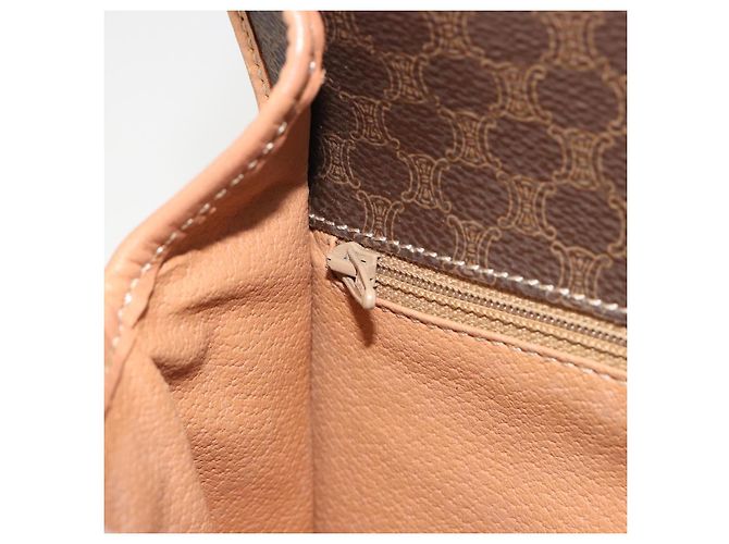 Céline Borsa a tracolla CELINE Macadam Canvas PVC Leather Brown Gold Auth 196617 Marrone D'oro - vista 21