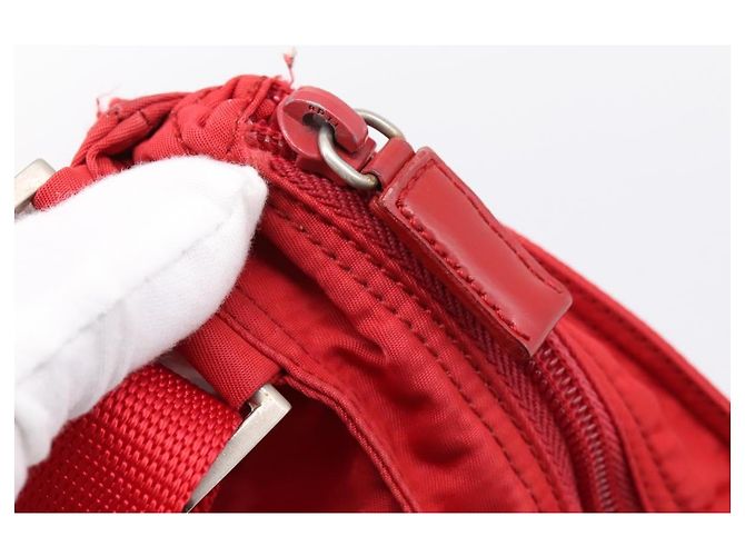 Borsa a tracolla PRADA Nylon Rosso Argento Auth 198455 - vista 9