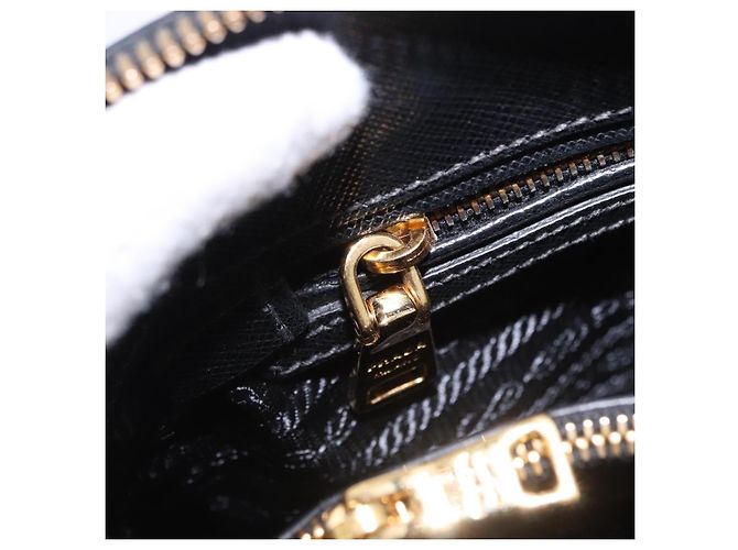 Borsa a mano PRADA pelle Saffiano 2way Nero Oro Auth 198741V D'oro - vista 27