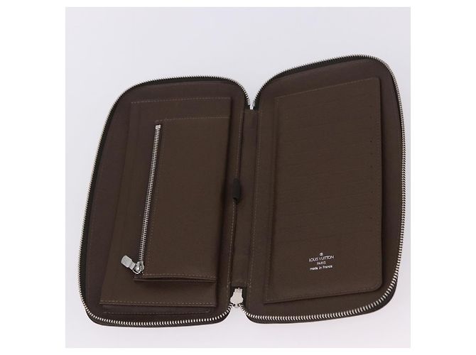LOUIS VUITTON Taiga Organizer Atoll Travel Case Grizzly M30658 LV Auth 196305 - vista 10