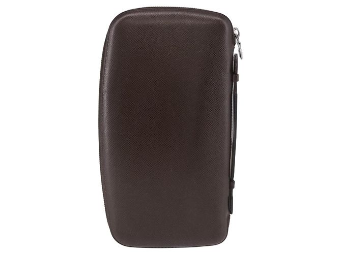 LOUIS VUITTON Taiga Organizer Atoll Travel Case Grizzly M30658 LV Auth 196305 - vista 2