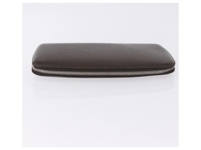 LOUIS VUITTON Taiga Organizer Atoll Travel Case Grizzly M30658 LV Auth 196305 - vista 3