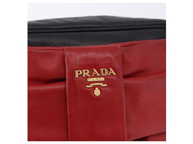 Borsa a tracolla PRADA Ribbon in pelle nera e oro Auth 196349A Nero D'oro - vista 17