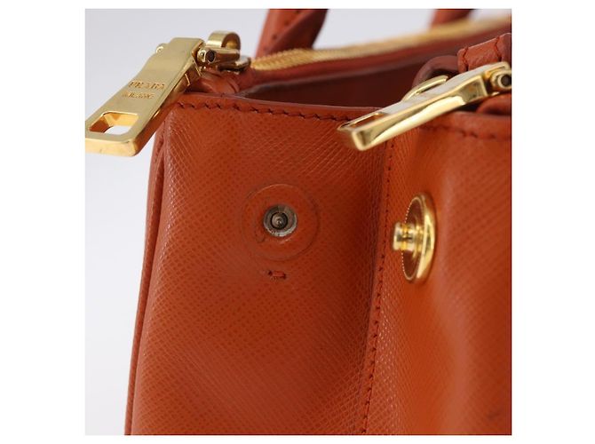 Saffiano Borsa a Mano PRADA Pelle Safiano 2way Orange Gold Auth BA15151 D'oro Arancione - vista 5