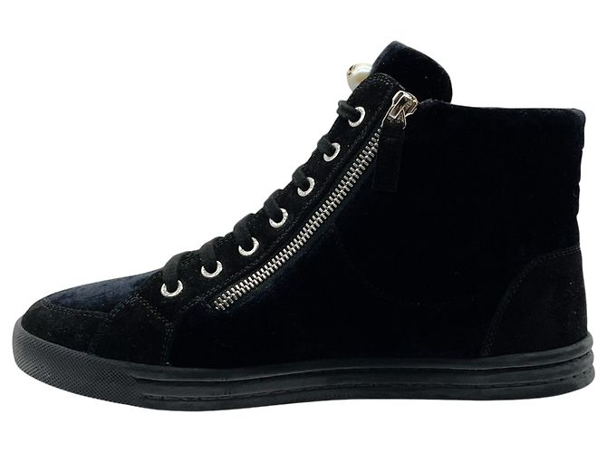 Sneakers alte Chanel in velluto nero - vista 3