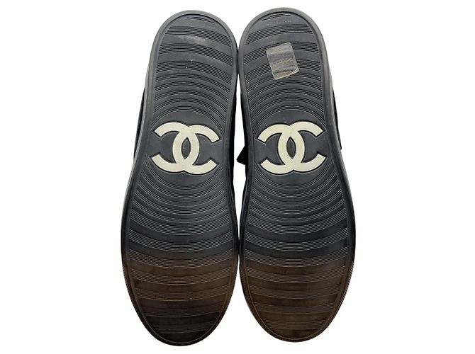 Sneakers alte Chanel in velluto nero - vista 6