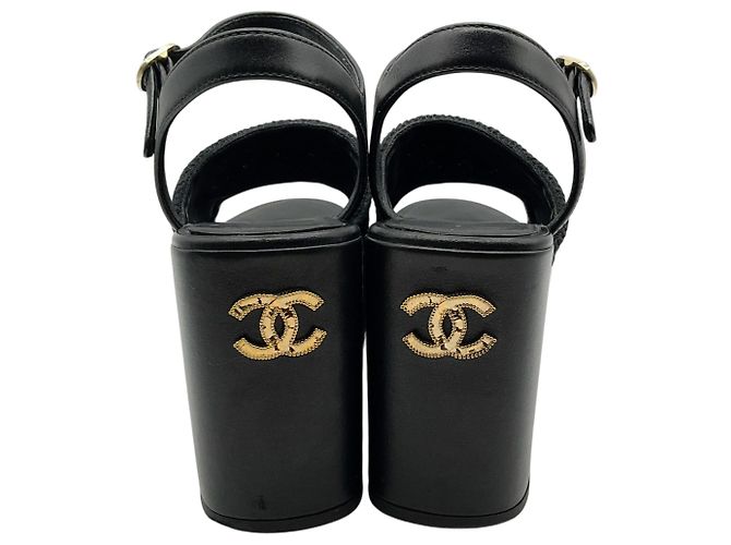 Sandali platform Chanel 2025 in mesh nero con logo CC - vista 5