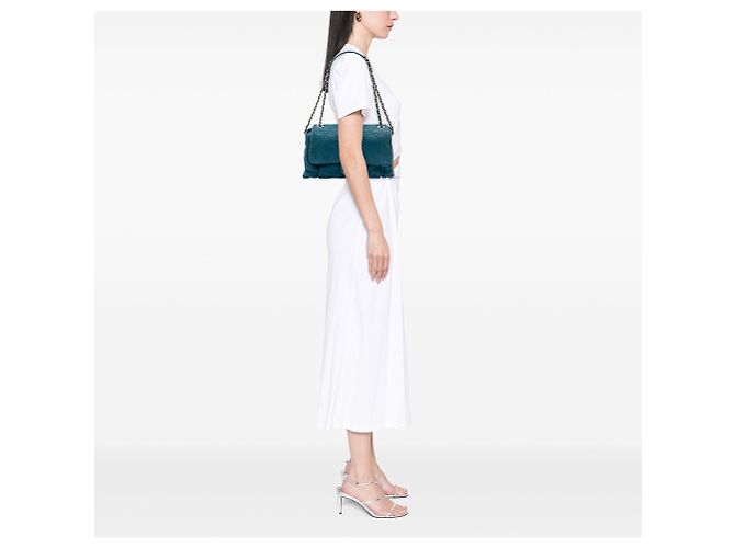 Bolso de hombro Chanel Chic Quilt Large de piel de becerro iridiscente acolchada azul - vista 7