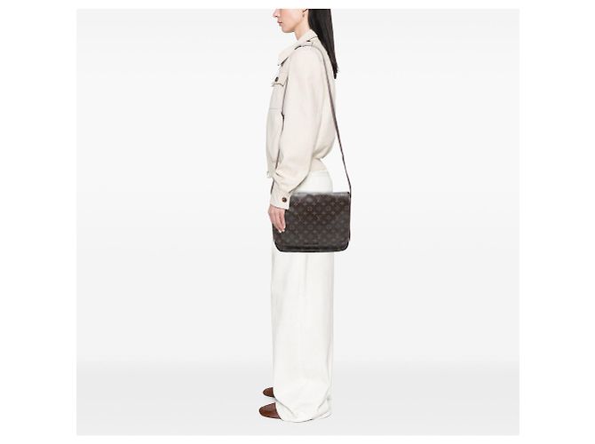 Borsa a tracolla Louis Vuitton Monogram Beaubourg Messenger MM Marrone - vista 7