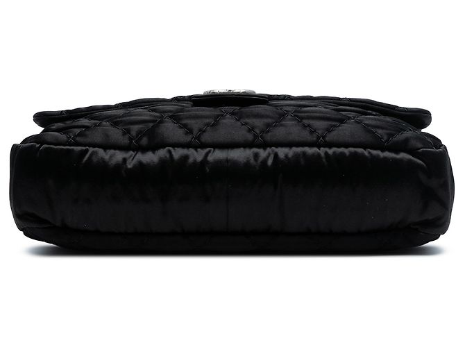 Borsa a spalla Chanel Single Flap in raso trapuntato CC Extra Large Nera Nero - vista 2