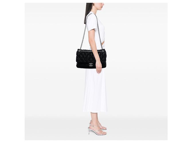 Borsa a spalla Chanel Single Flap in raso trapuntato CC Extra Large Nera Nero - vista 7