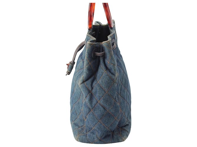 Bolsa Bucket Chanel CC em denim acolchoado azul com alça de resina - vista 15