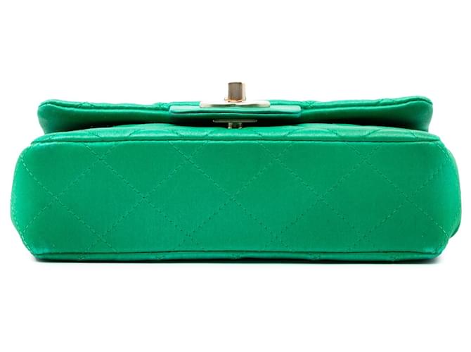 Borsa a tracolla Chanel Extra Mini Rectangular Classic Single Flap in raso verde - vista 3