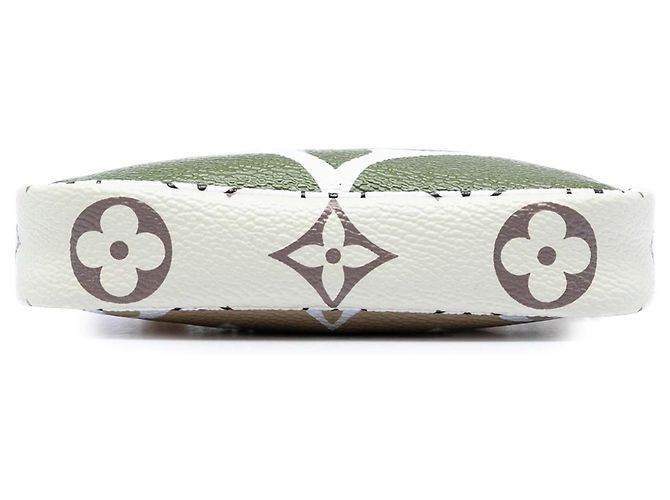 Micro Pochette Accessoires Louis Vuitton Monogram Giant Verde - vista 3