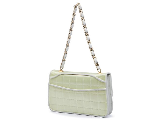 Borsa a tracolla Chanel Chocolate Bar Satin Reissue 2.55 Single Flap Verde - vista 2