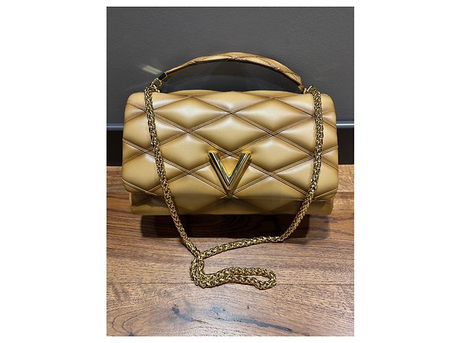 Borsa Louis Vuitton Go 14 GM Top Handle Cammello - vista 10