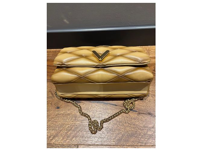 Borsa Louis Vuitton Go 14 GM Top Handle Cammello - vista 12