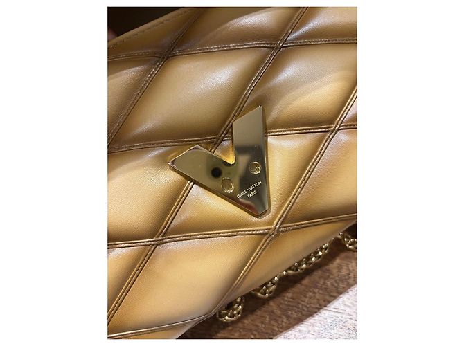 Borsa Louis Vuitton Go 14 GM Top Handle Cammello - vista 4