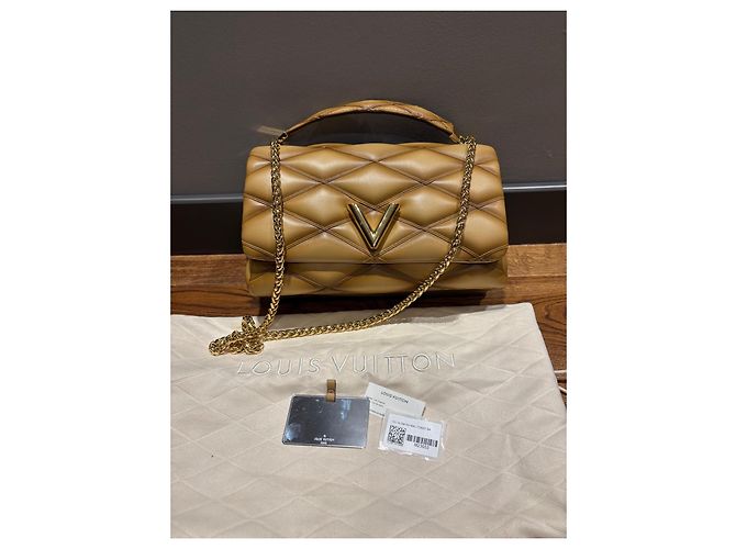 Borsa Louis Vuitton Go 14 GM Top Handle Cammello - vista 7