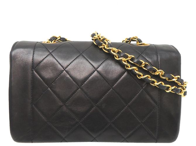 Borsa a tracolla Chanel Matelassé Diana Flap Nero - vista 2