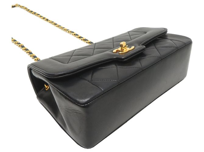 Borsa a tracolla Chanel Matelassé Diana Flap Nero - vista 3