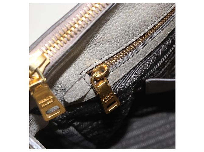 PRADA Hand Bag Leather 2way Gray Gold - vista 25