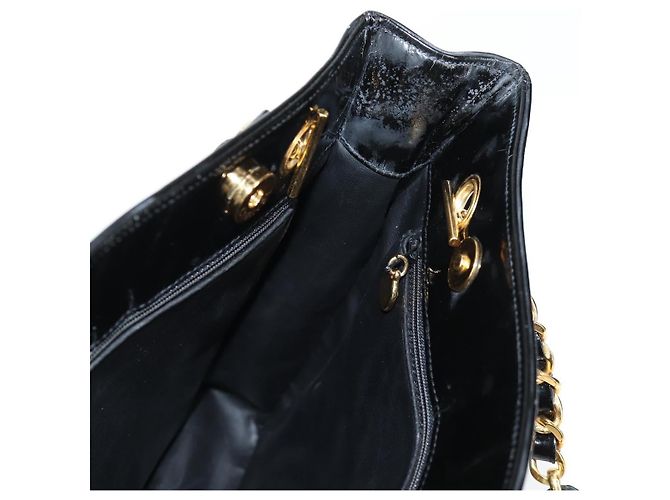 CHANEL Chain Tote Bag Patent leather Black Gold CC - vista 21