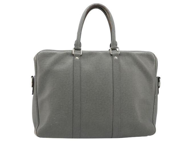 LOUIS VUITTON Taiga Porte Documents Voyage Bag Gracie M30640 LV - vista 2