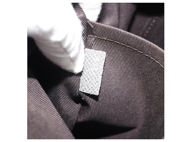 LOUIS VUITTON Taiga Porte Documents Voyage Bag Gracie M30640 LV - vista 22
