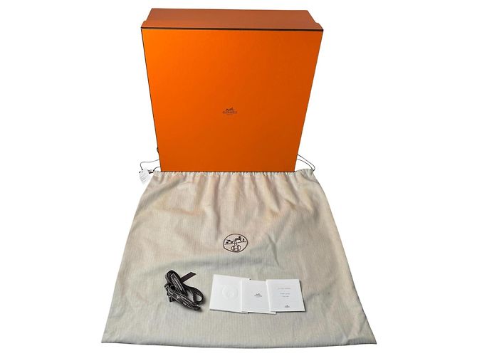 Hermès Borsa Tote Hermes Garden Party PM Taupe - vista 15
