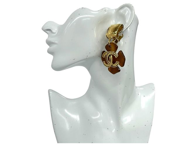 Orecchini a clip Chanel Coco Mark in marmo oro e marrone D'oro - vista 2