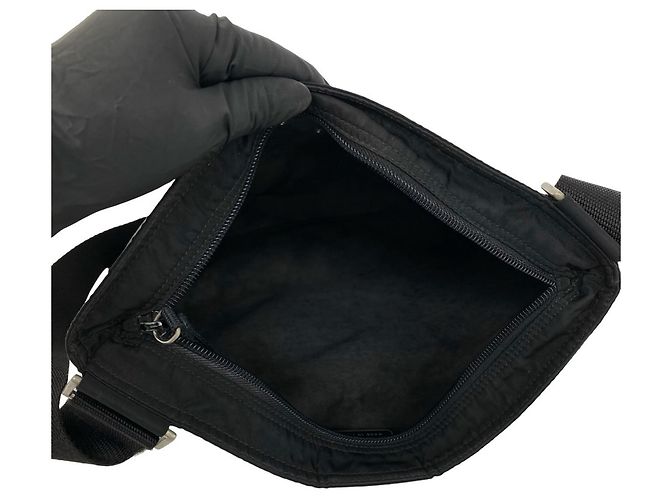Borsa a tracolla in nylon con logo triangolare Prada Nero - vista 9