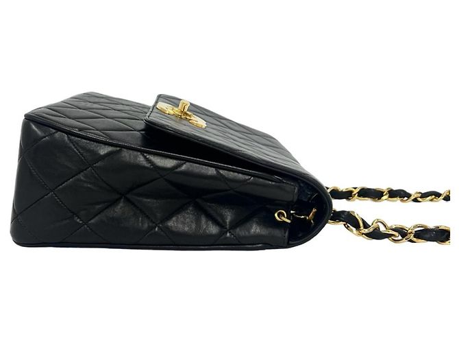 Chanel Vintage Matelassé Coco Mark Schultertasche aus Lammleder Schwarz - Ansicht 6