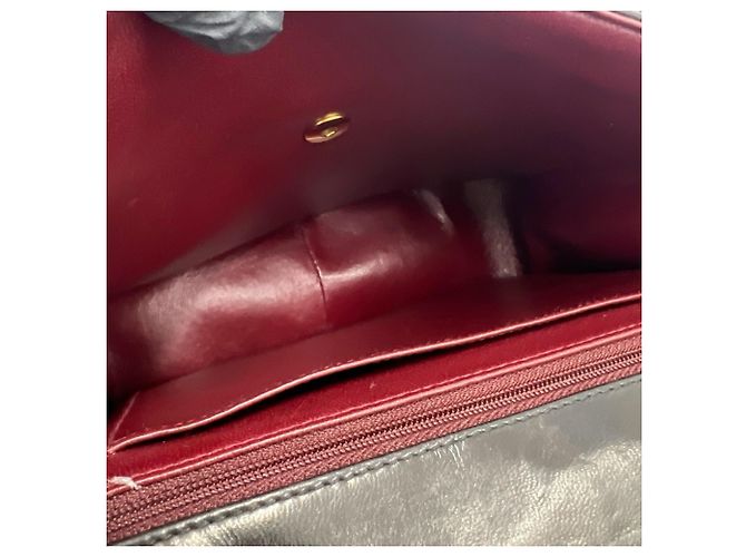 Chanel Vintage Matelassé Coco Mark Schultertasche aus Lammleder Schwarz - Ansicht 9