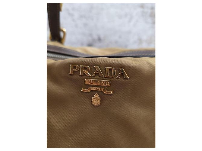Borsa a mano Prada in tela di nylon kaki Cachi - vista 2