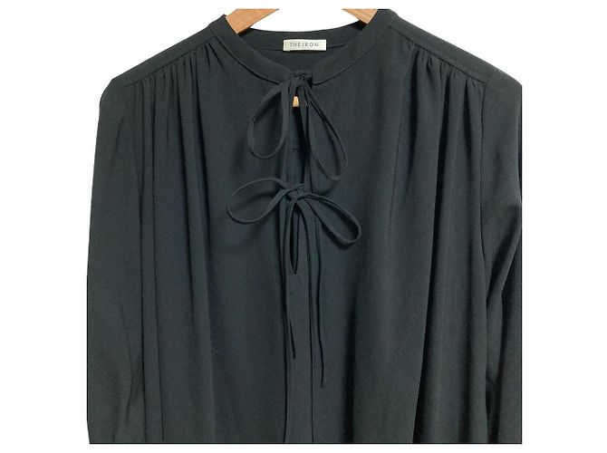 Autre Marque THE IRON BOW-FRONT ASYMMETRY Langärmeliges Kleid aus Triacetat - Ansicht 4