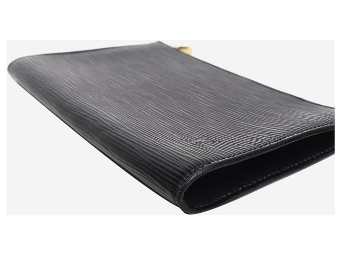 Louis Vuitton Black 1996 EPI leather key pouch - view 8