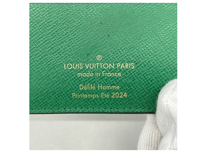Louis Vuitton Damier Pop Portefeuille Multiple Wallet Verde - vista 4