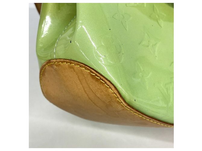 Borsa a tracolla Louis Vuitton Vernis Biscayne Bay GM Verde - vista 7