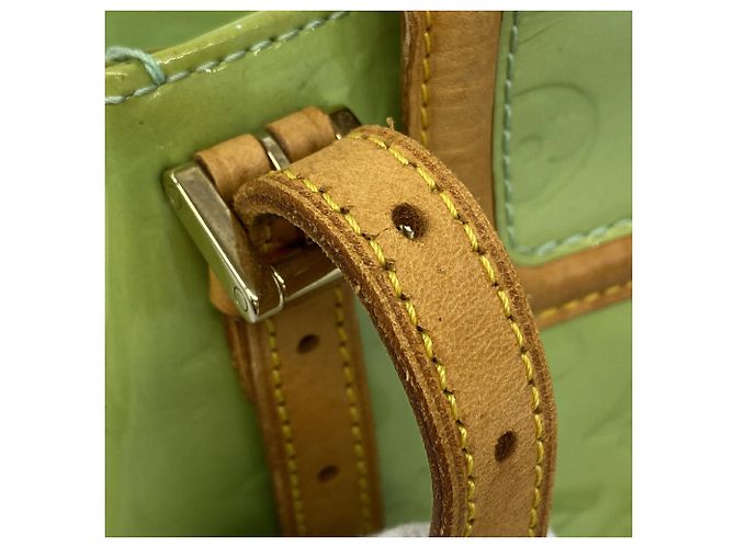 Borsa a tracolla Louis Vuitton Vernis Biscayne Bay GM Verde - vista 9