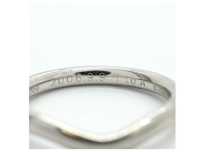 Anel Curved Band Tiffany & Co. em Platina - vista 6
